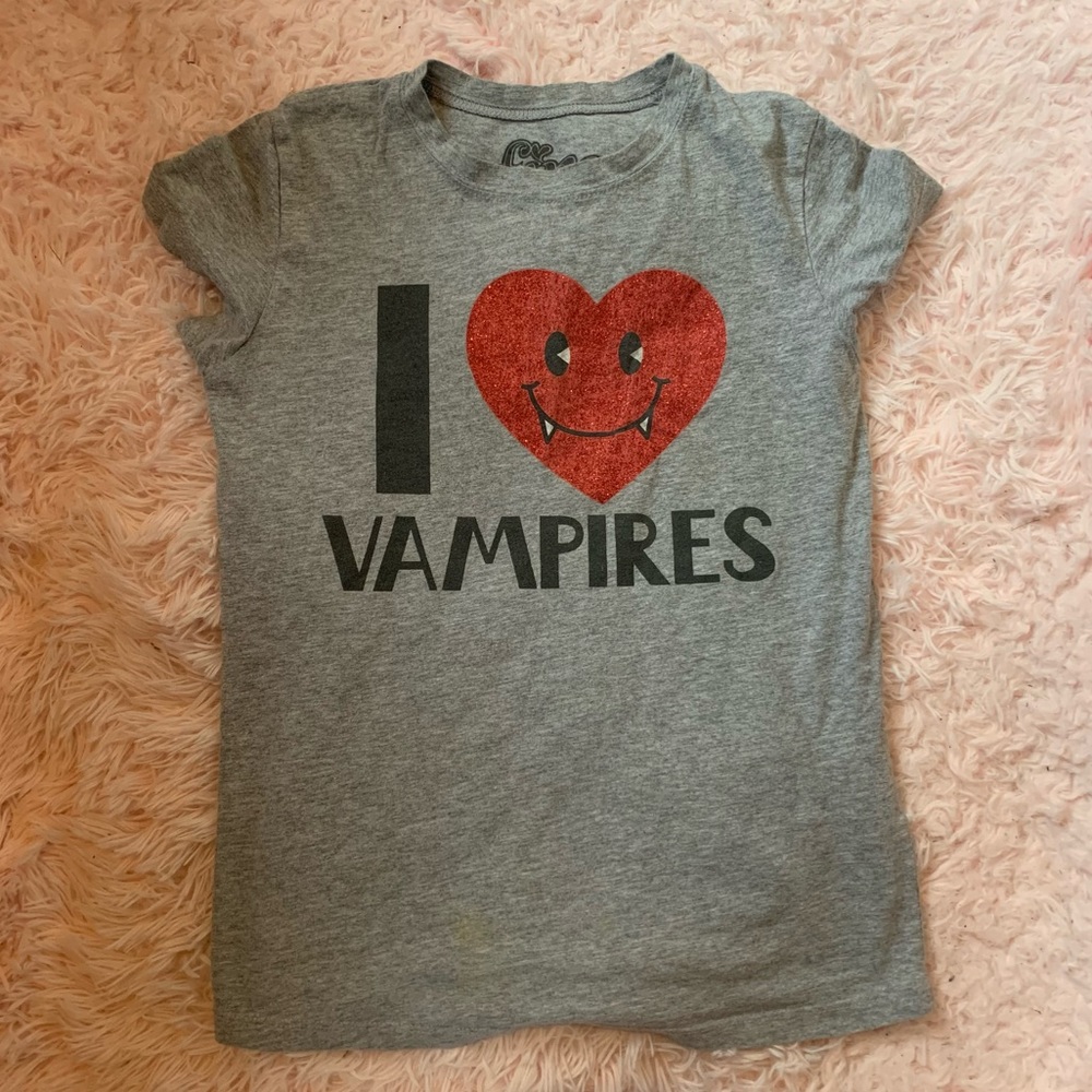 I ❤️ vampires shirt !!